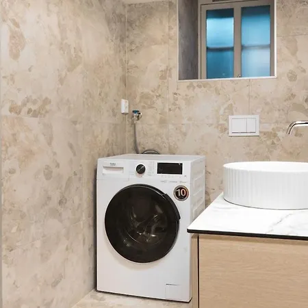 Private In Historic Street Appartamento